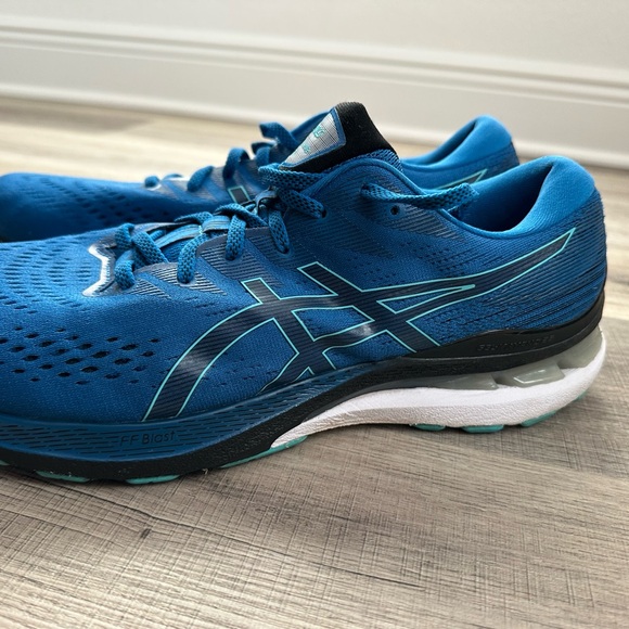 ASICS Men's Blue and Black Athletic Shoes - Picture 4 of 4